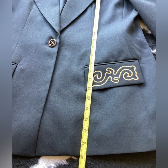 Vintage 1980’s Black & Gold Blazer. B30 - Picture 8 of 15